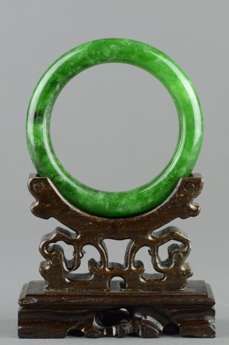 Chinese Emerald Green Jadeite Bangle