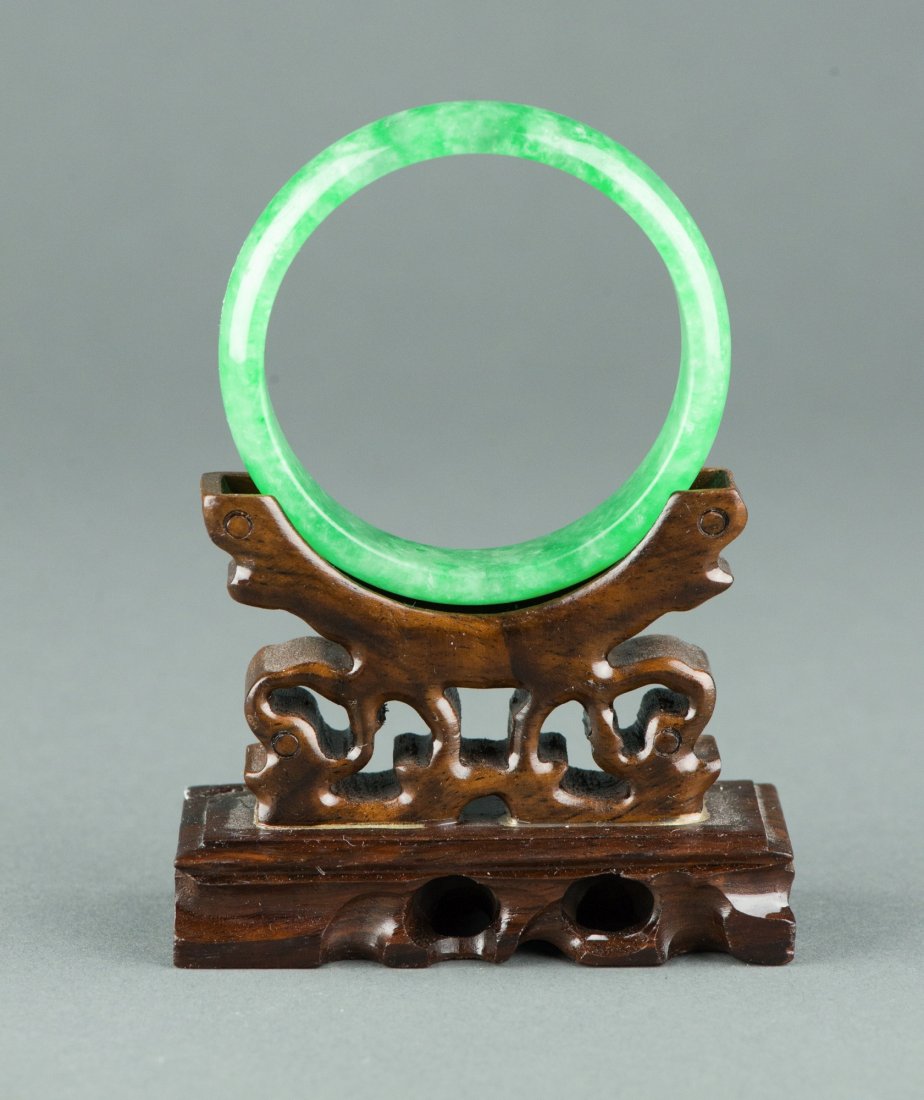 Fine Chinese Emerald Green Jadeite Bangle