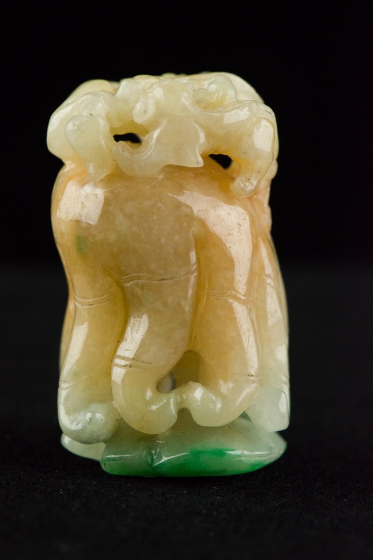 Fine Chinese Tri-tone Jadeite Carved Buddha's Hand - 2
