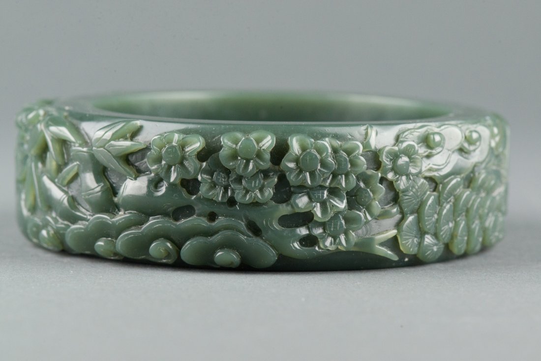 Very Fine Large Chinese Spinach Jade Carved Bangle - 2