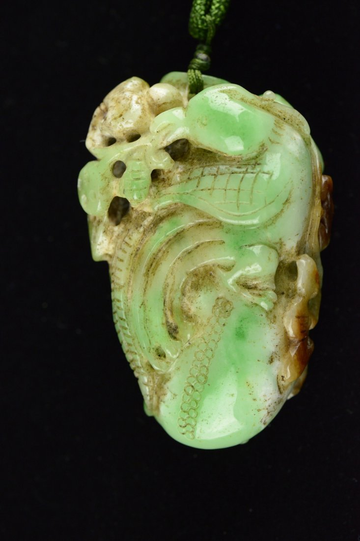 Charming Chinese Green Jade Carved Bird Toggle