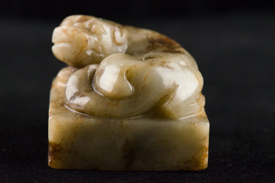 Fine Chinese White Jade Seal Surmounted Chilong - 2