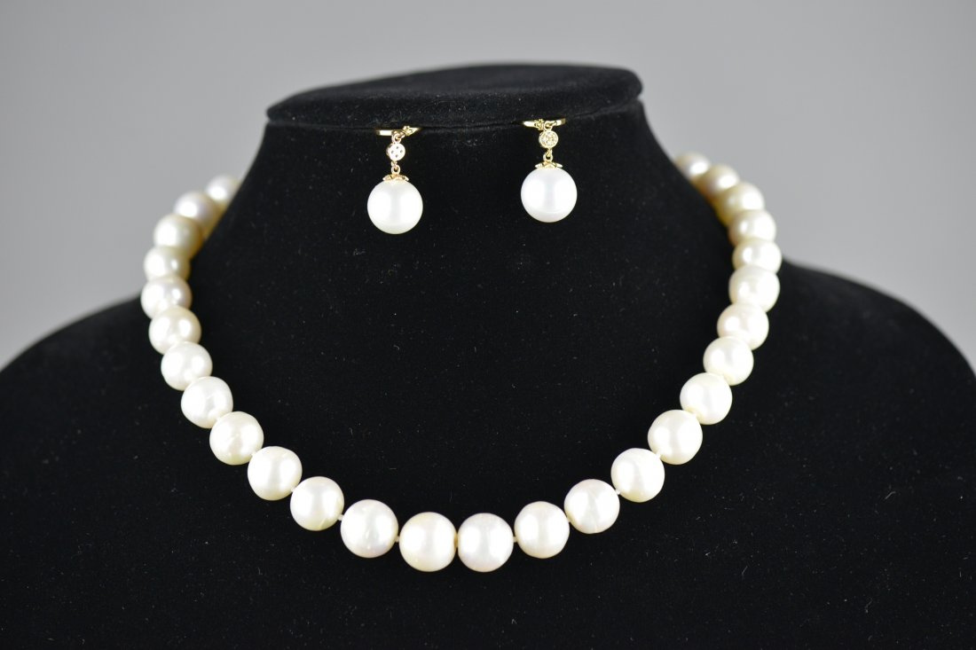 Chinese Natural Pearl Necklace & Pair of Earrings - 2