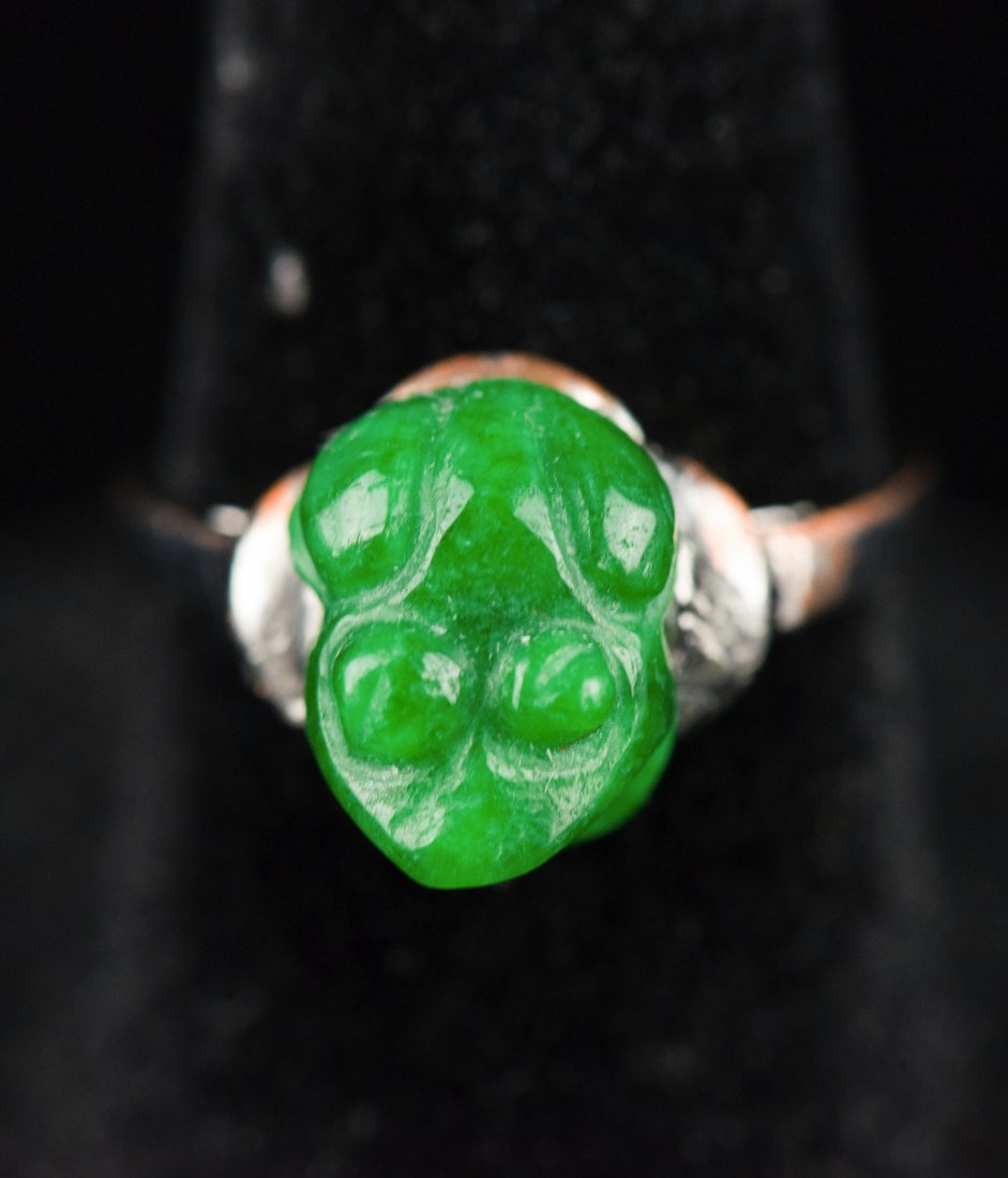 Set of 2 Fine Chinese Emerald Green Hardstone Ring - 2