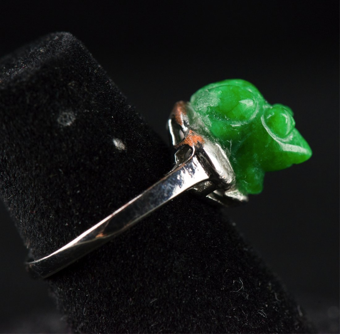Set of 2 Fine Chinese Emerald Green Hardstone Ring - 3