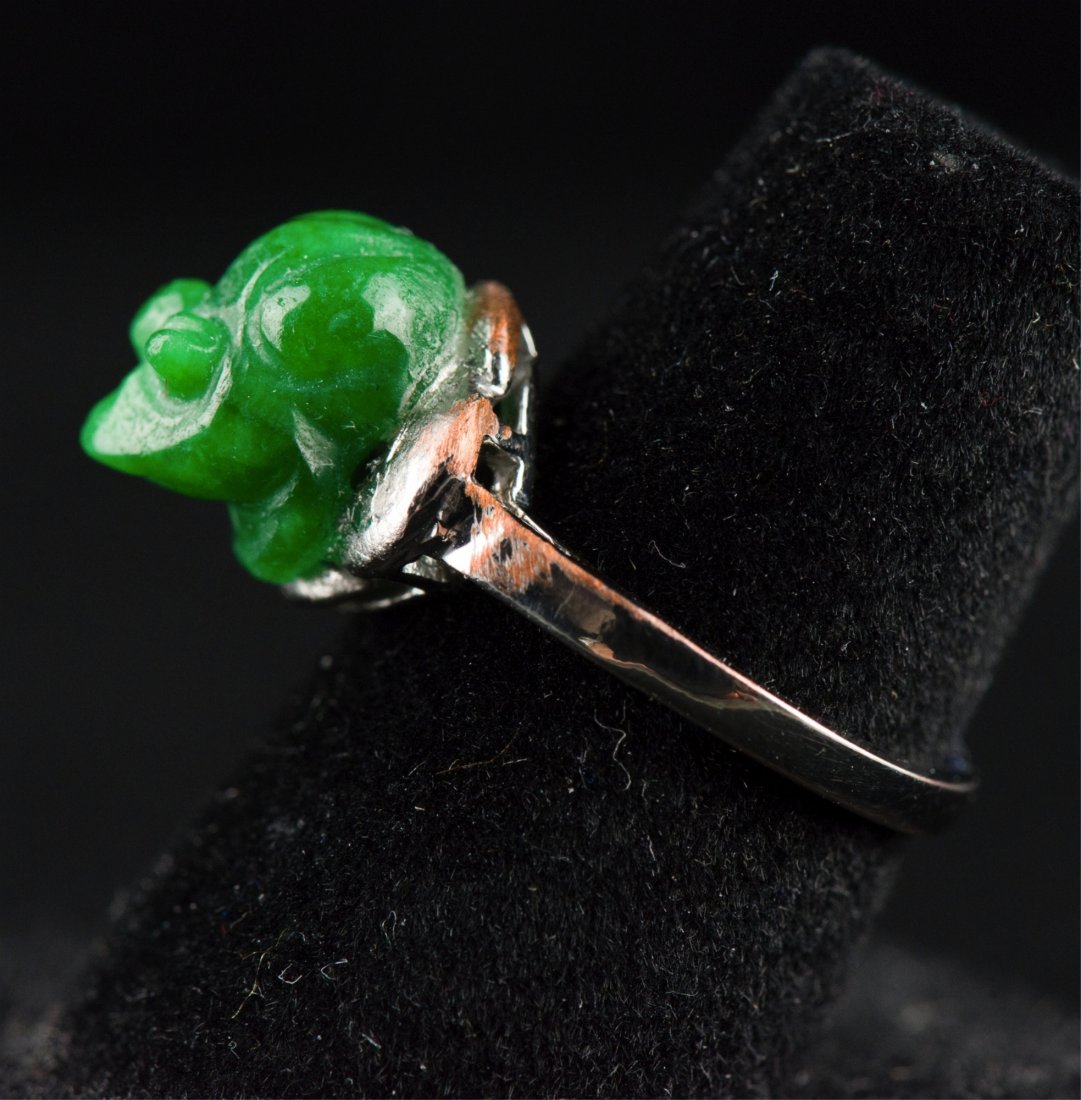 Set of 2 Fine Chinese Emerald Green Hardstone Ring - 4