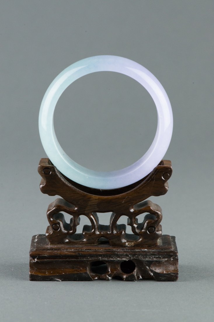 Charming Chinese Lavender Hardstone Bangle