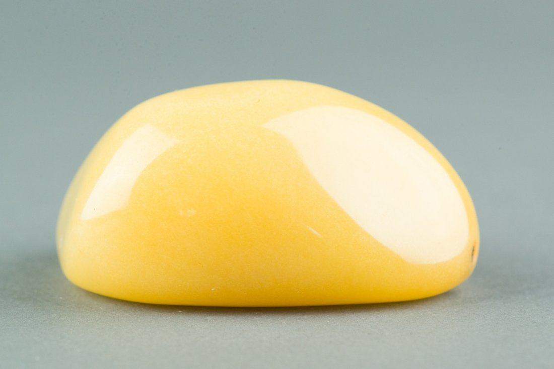 Lustrous Honey Tone Hardstone Pebble