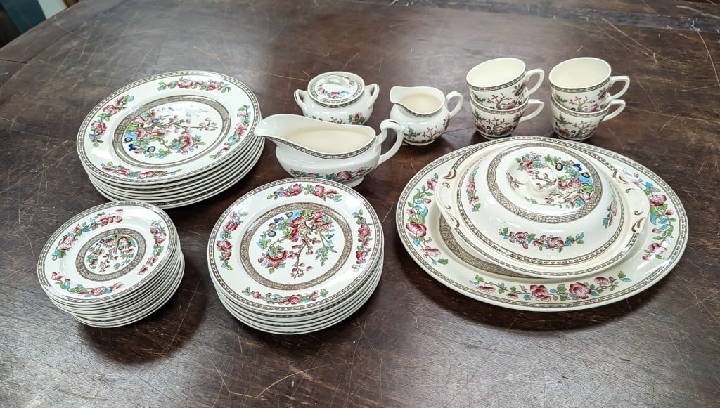 British Bridgwood Indian Tree 5800 Porcelain Set (1 of 1)