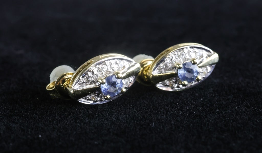 0.50ct Gold-plated Sapphire Earrings w/ Appraisal: 0.50ct round-cut natural blue sapphire earrings claw-set in gold-plated 925 sterling silver mounts weighing 2.29g, accented with cubic zirconias and accompanied by a 2025 Jewel Scan appraisal detailin
