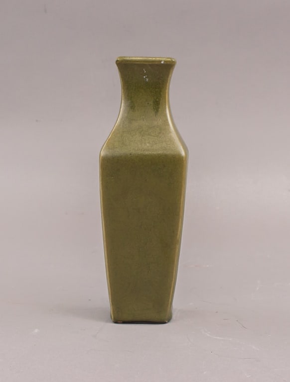 Chinese Folk Ware Porcelain Square Vase (1 of 7)