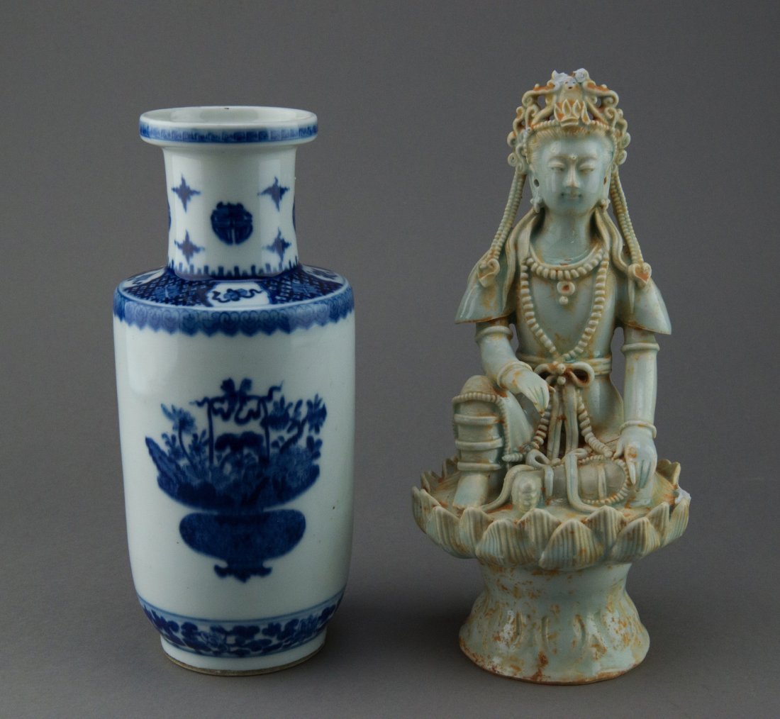 Chinese Guanyin Figure & Rouleaux Vase Signed: Lot of two: Chinese ceramic Guanyin and Chinese blue and white porcelain vase. Vase base signed Lai Yu Tang Bo Gu. Chip on Guanyin figure. Ma Collection Toronto. H: 21 cm, D: 9 cm, total 1523 grams.