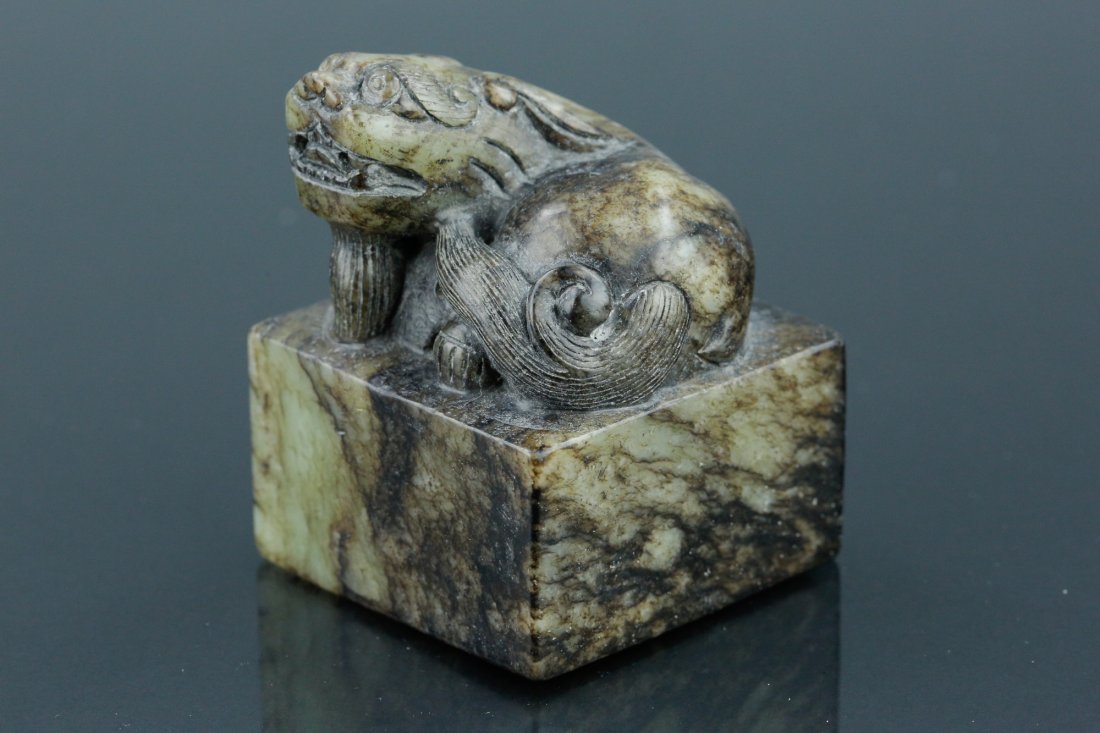 Chinese Spinach Green Jade Lion Seal (1 of 8)