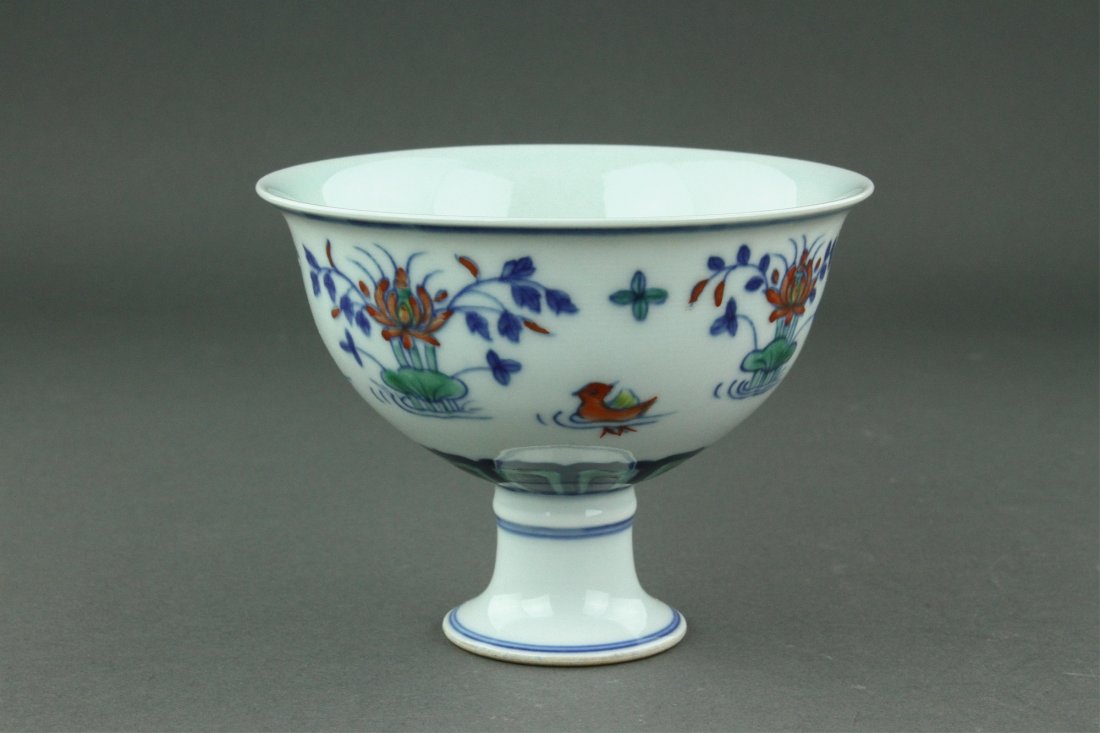 Chinese Doucai Stem Cup Ming Mk (1 of 6)