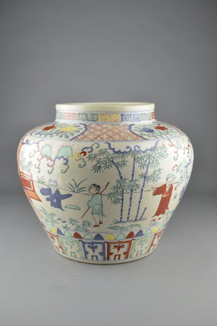 Large Chinese Wucai Porcelain Jar Ming Wanli (1 of 3)