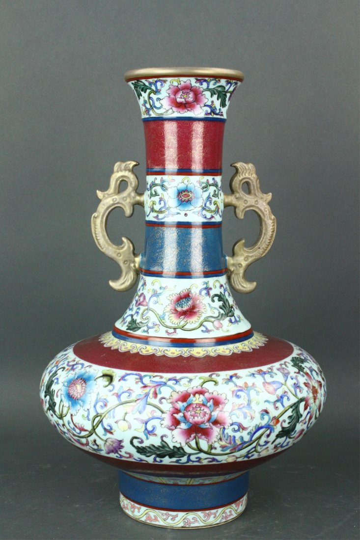 18th C. Chinese Polychrome Porcelain Vase Qianlong (1 of 9)