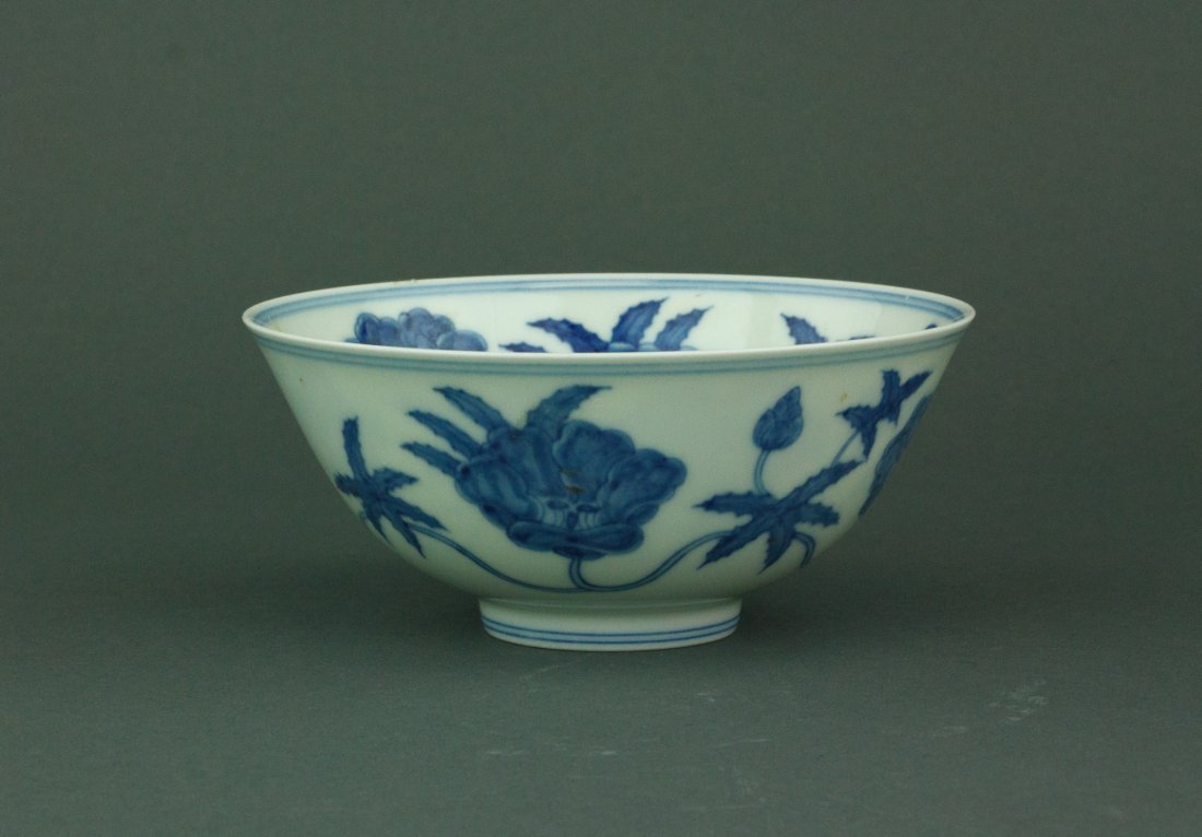 Chinese Blue & White Porcelain Bowl Chenghua MK: 成化款 青花瓜果纹碗 Chinese blue and white porcelain bowl; well potted with rounded sides rising from a short foot rim; painted with morning glory