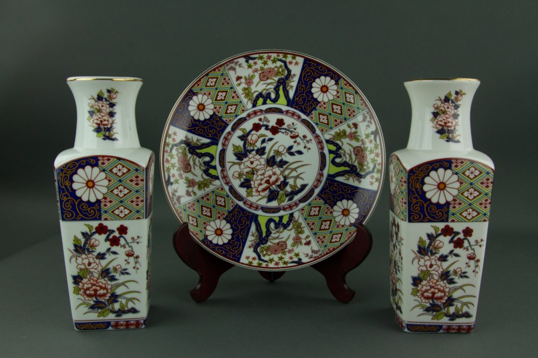 3 Pieces Japanese Porcelain Items with Imari Marks (1 of 8)