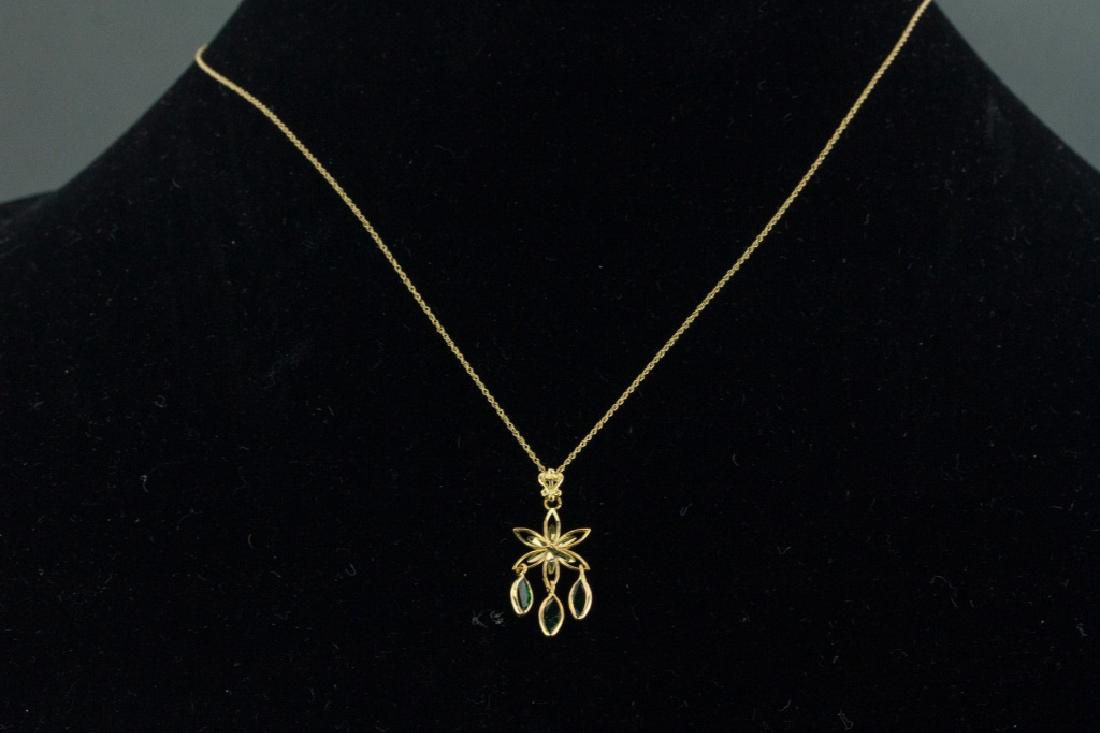 0.54ct Natural Emerald Pendent CRV$900 (1 of 4)