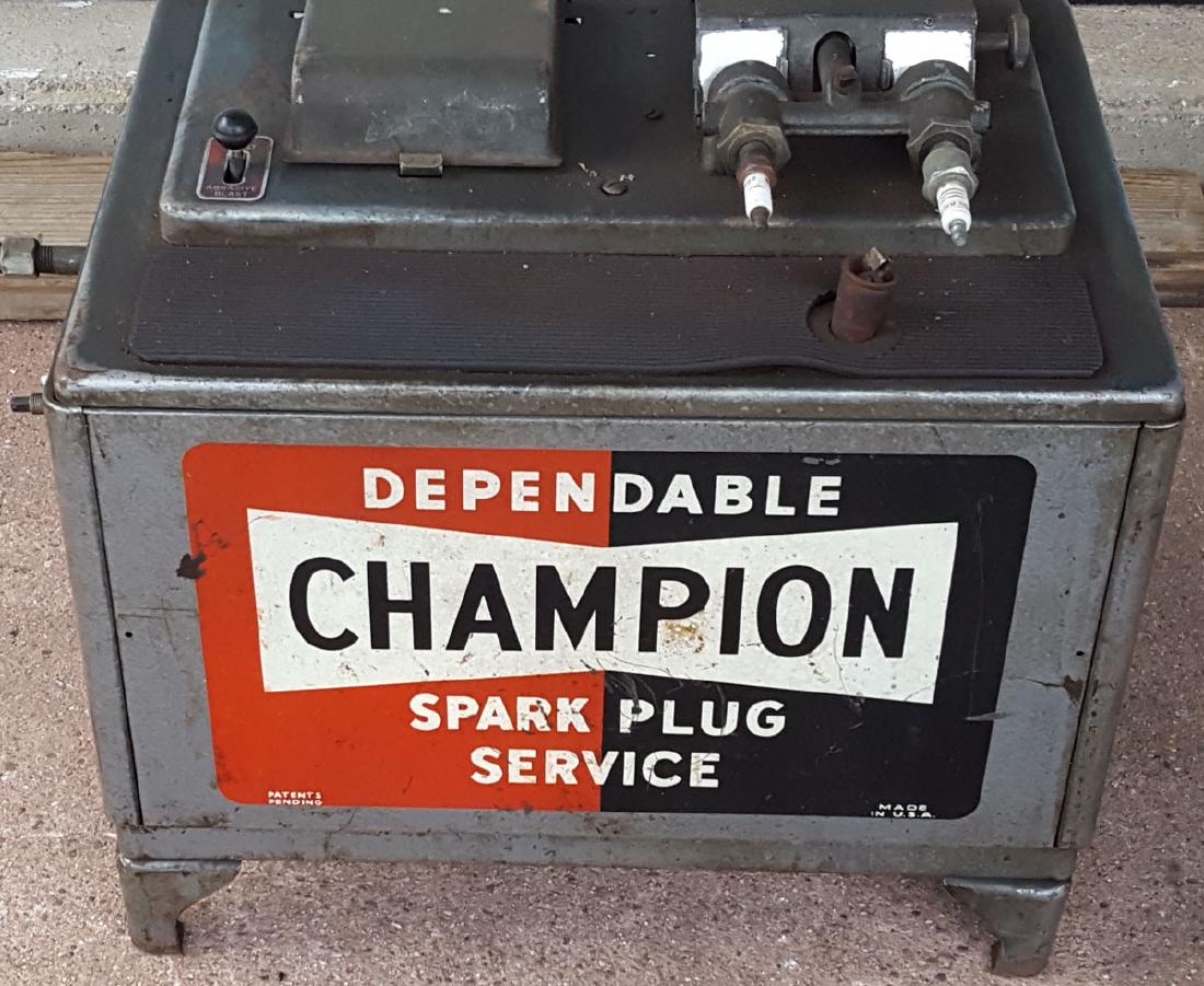 Champion Spark Plug cleaner (1 of 2)