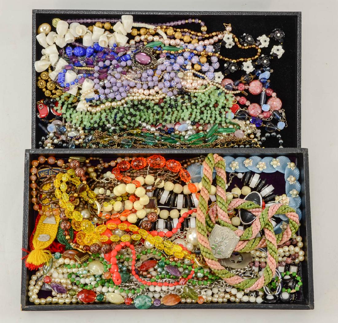 2 trays of fashion jewelry (1 of 3)