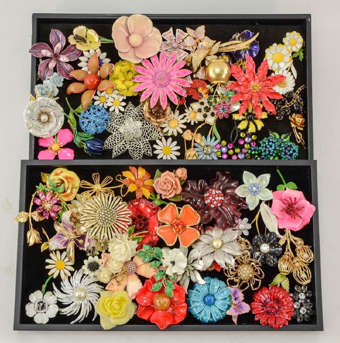 2 trays of fashion jewelry (1 of 3)