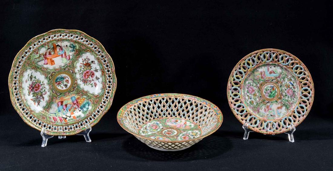 3 pcs Chinese Rose Medallion (1 of 6)