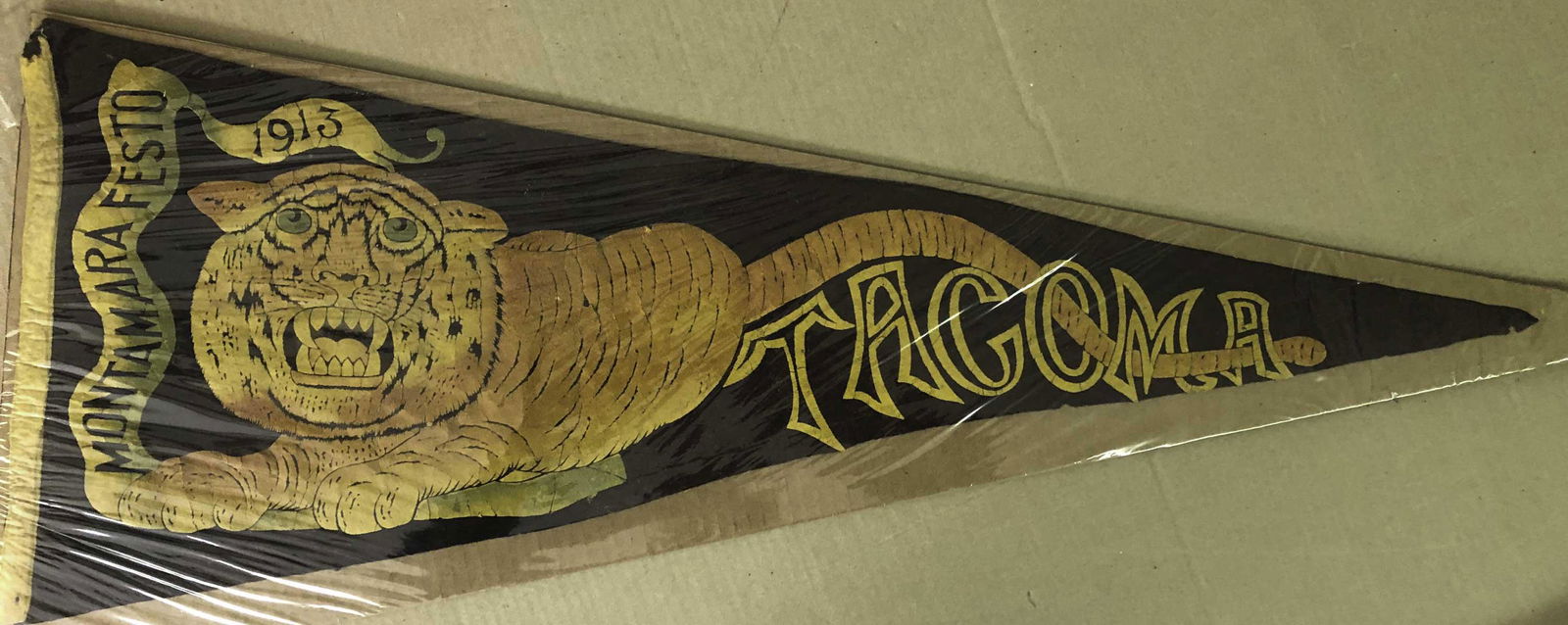 1914 Montamara Festa Auto Race felt pennant (1 of 1)