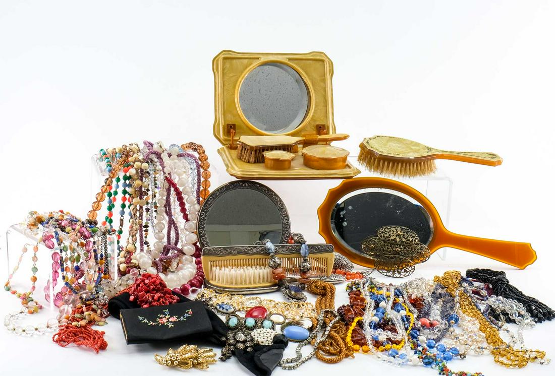 Ladies Vintage Jewelry and Dresser items (1 of 6)