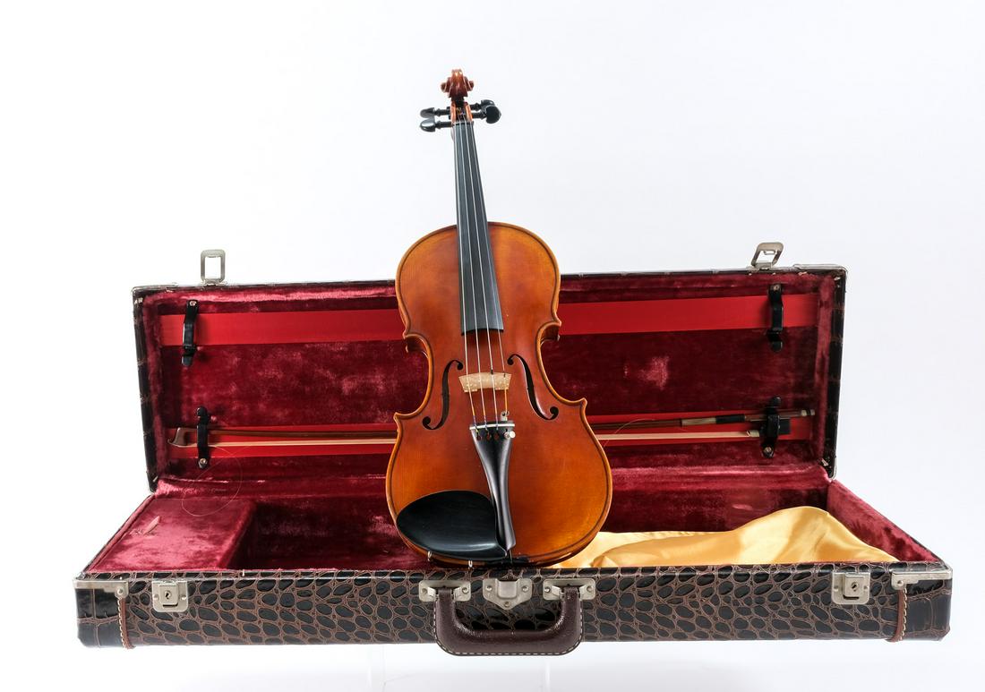 German 4/4 Violin: W.K. Fuchs (1 of 9)