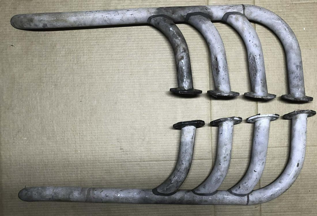 Ardun Ford V8 exhaust headers (1 of 2)