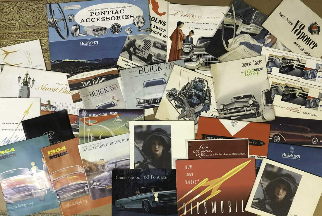 1950’-70’s Cadillac, Pontiac, Olds, Mercury, Linco: 1950’-70’s Cadillac, Pontiac, Olds, Mercury, Lincoln brochures, vg to ex condition, 75 items