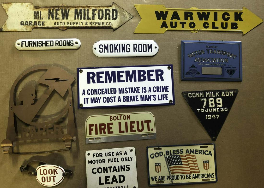 Collection of small signs (1 of 1)