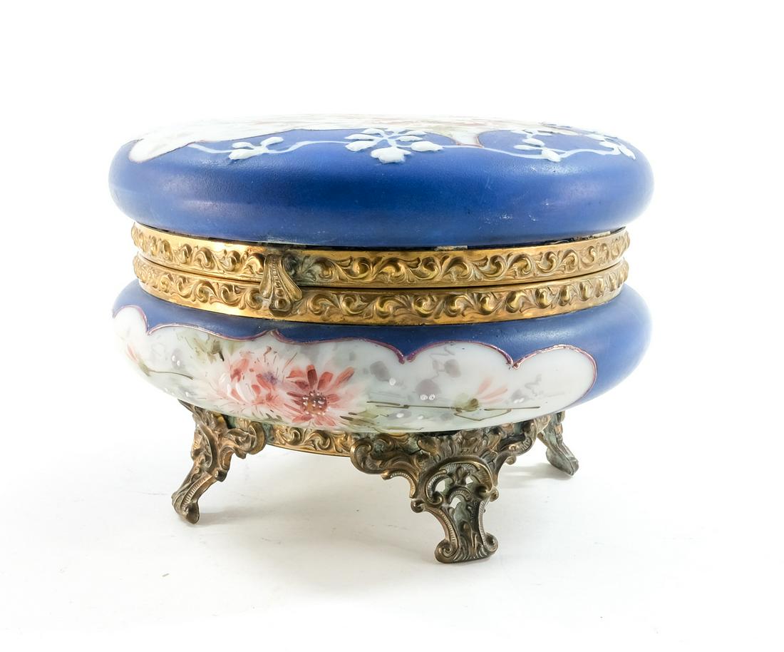 C.F. Monroe Wave Crest Dresser Box (1 of 5)