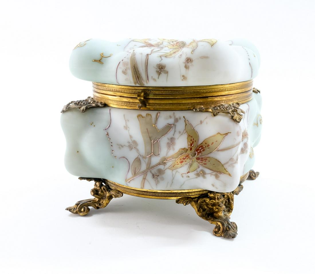 C. F. Monroe Wave Crest Eggcrate Dresser Box (1 of 6)