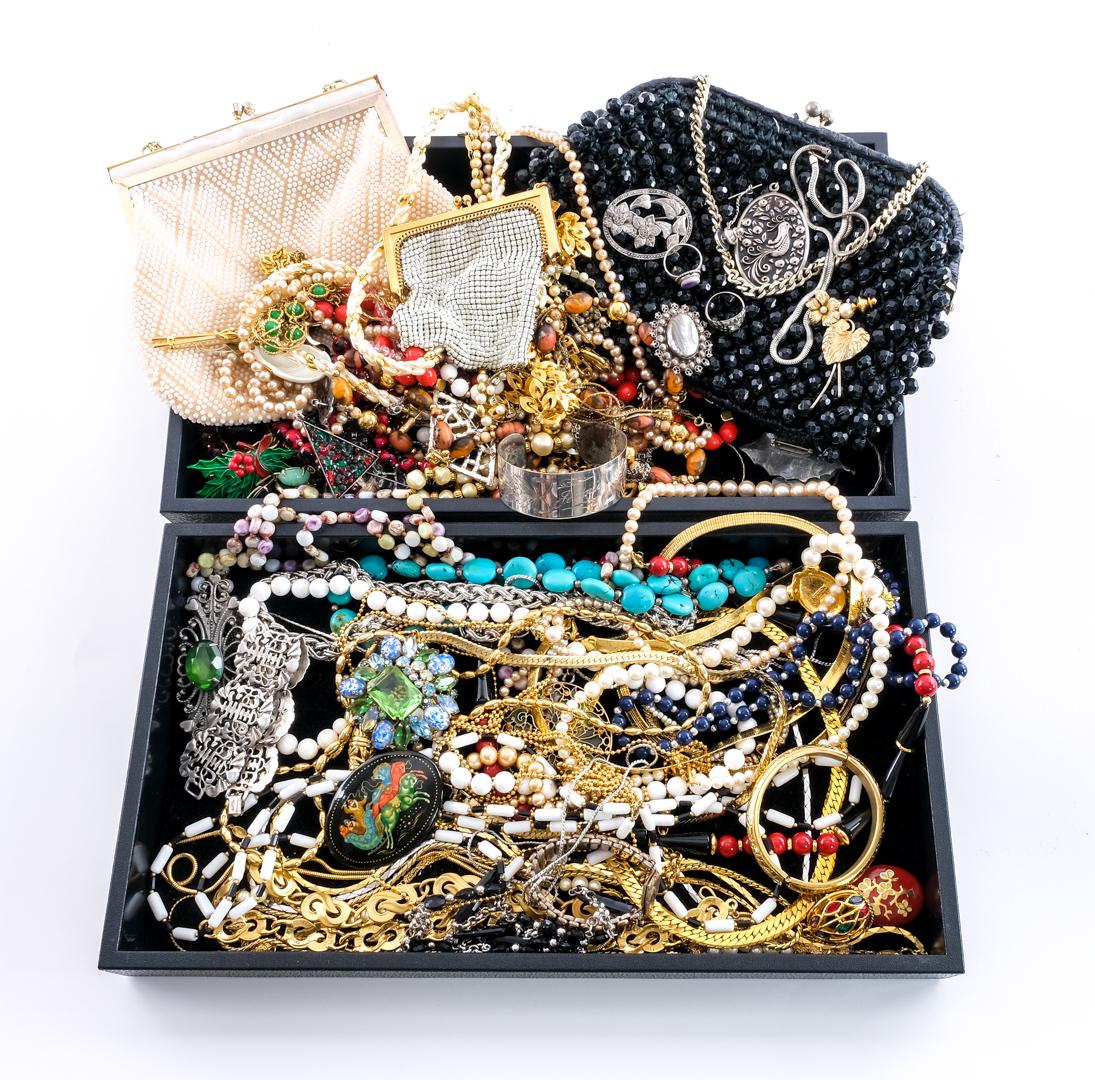 Fashion Jewelry & Vintage Beaded Purses (1 of 6)