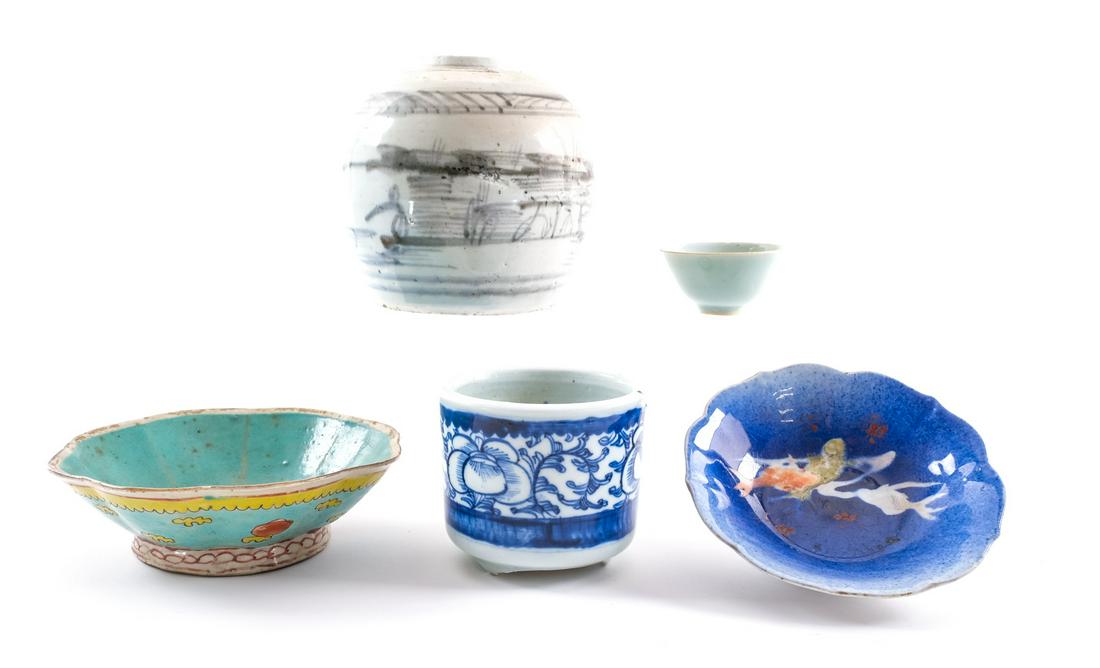5 Pieces - East Asian Ceramics: Five piece lot of East Asian ceramics / porcelain vessels. Chinese, Japanese, and Korean, ca. 18th - early 20th century. One Korean jar with hand painted underglaze decorations of a landscape. One Kor