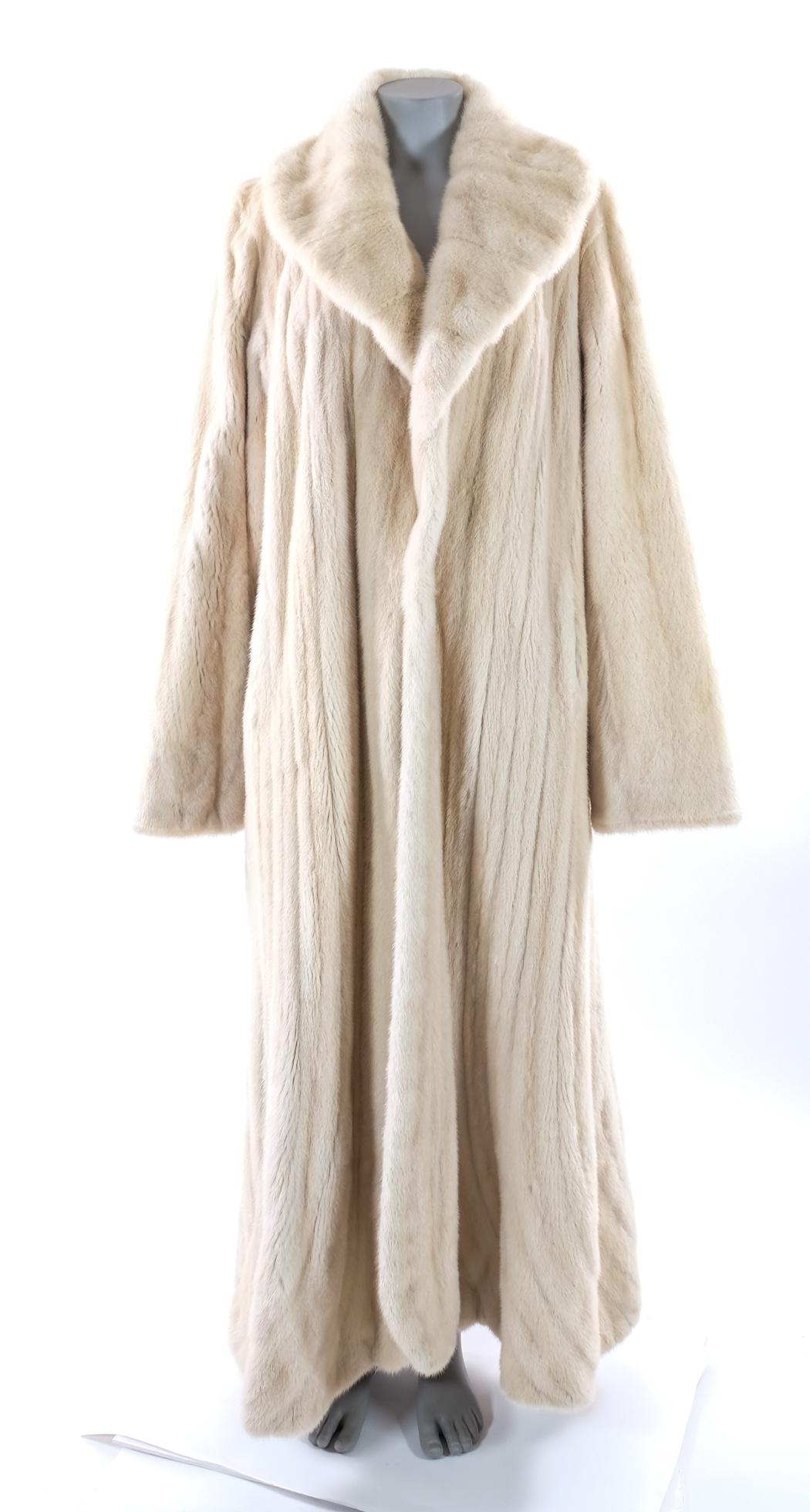 Mary McFadden Couture White Mink Coat (1 of 6)