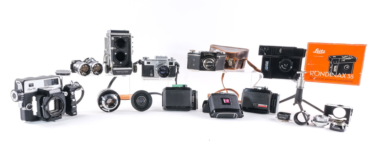 Collection of Vintage Cameras & Parts (1 of 10)