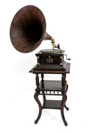 Victor Victrola VI Disc Phonograph and Stand