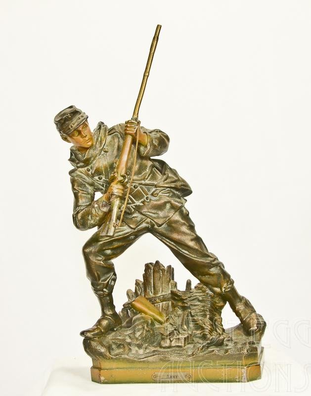 Bradley and Hubbard Bronze Civil War Soldier Sculpture: Bradley and Hubbard of Meriden Connecticut produced spelter Civil War Army Soldier sculpture. Very nice overall, uniform patina, great age, excellent look, strong paint. &nbs