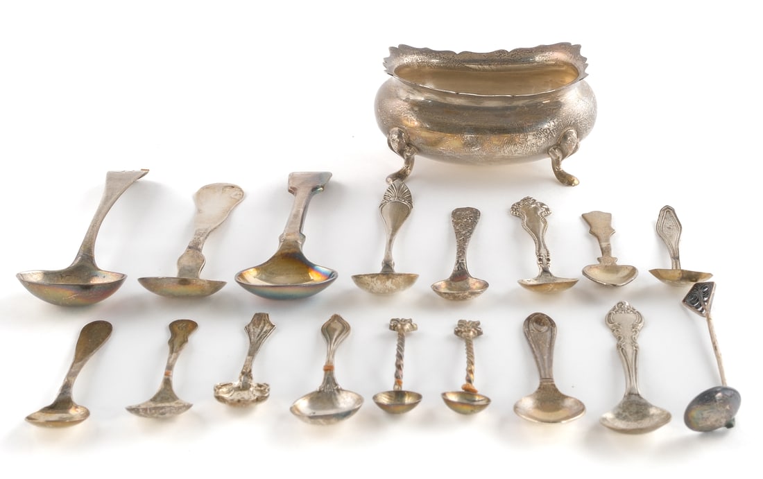 17 Sterling Silver Spoons and 1 Footed Salt (1 of 8)