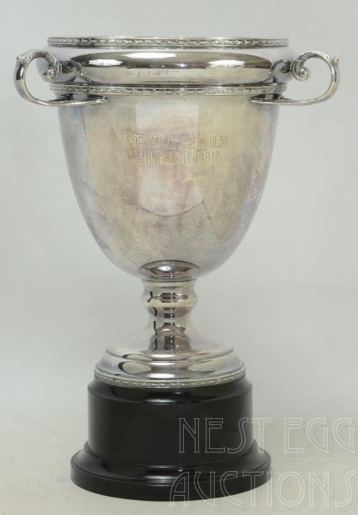 Yale University: The Mory's Cup 1971: The Mory's Association, Inc. is a Yale University institution in New Haven Connecticut. A private club founded in 1849, also known as Mory's Temple Bar. This loving cup is The Mory's Cup for the year 
