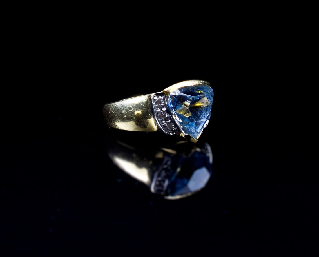 Ladies 18K Aquamarine Ring (1 of 4)