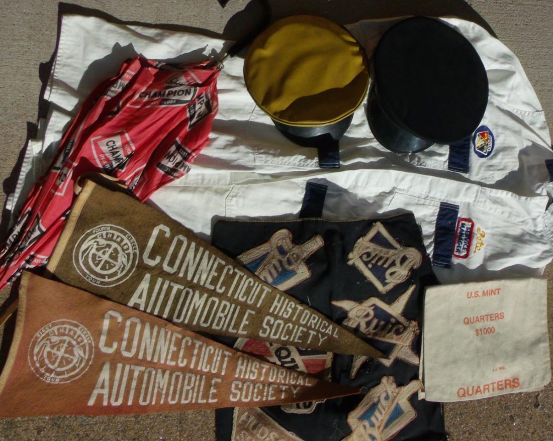 Lot of cloth items (1 of 1)