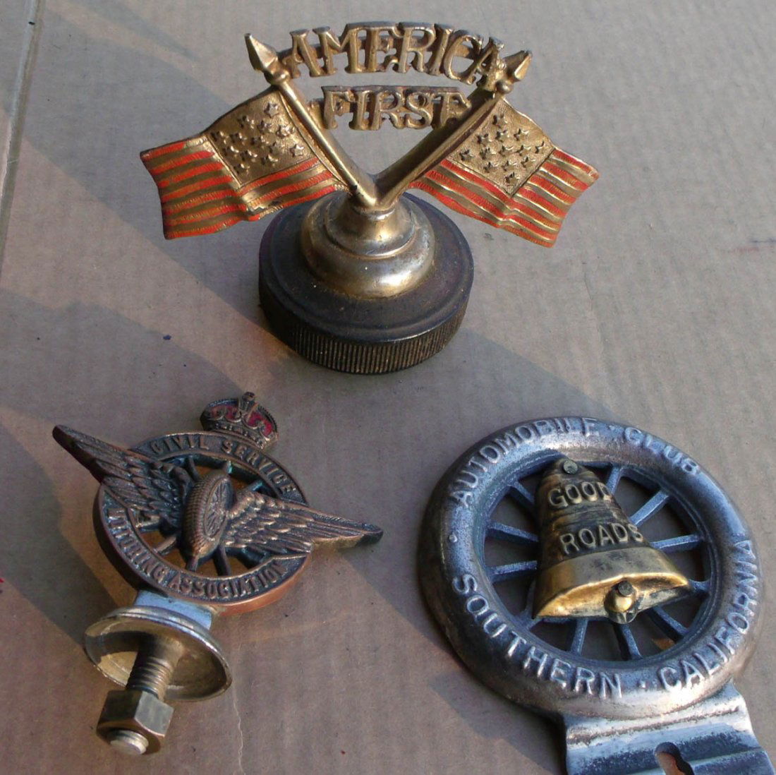 Mascots and plate topper (1 of 1)