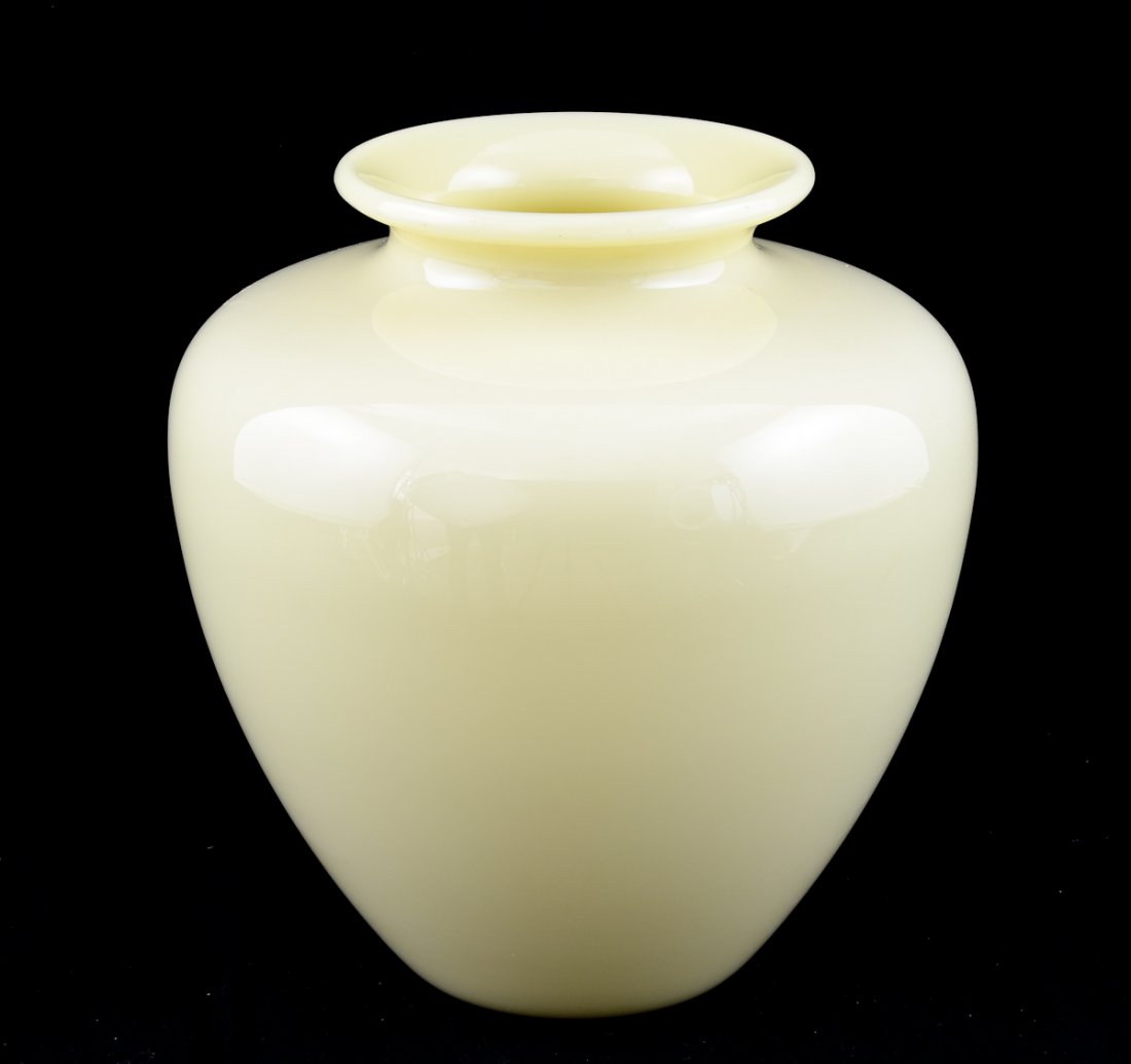 Steuben Ivory Art Glass Vase (1 of 4)