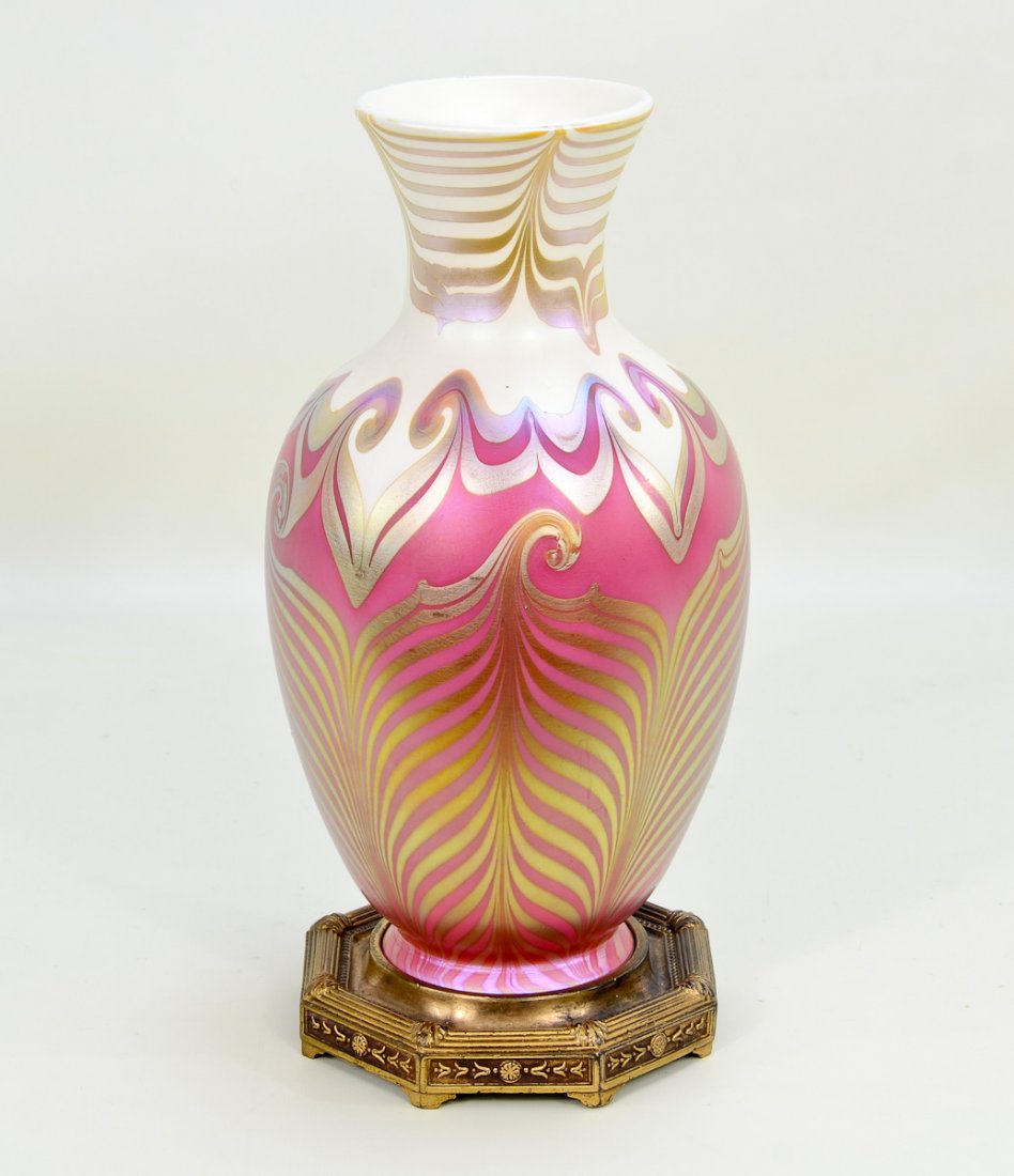 Quezal Pulled Feather Lamp Base (1 of 4)