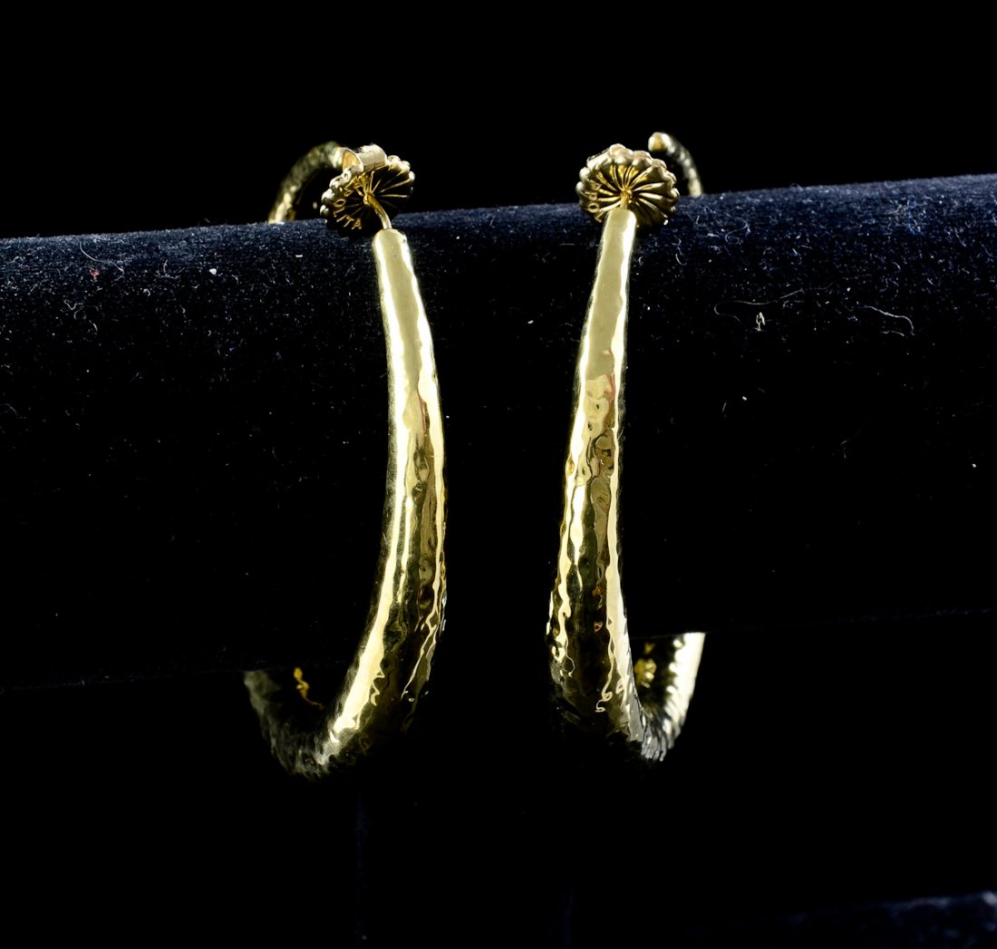 Ladies 18K Ippolita Hoop Earrings: 18kt Ippolita hoop gold earrings. 10.5 dwt, great condition. 60mm in size. possibly Glamazon.