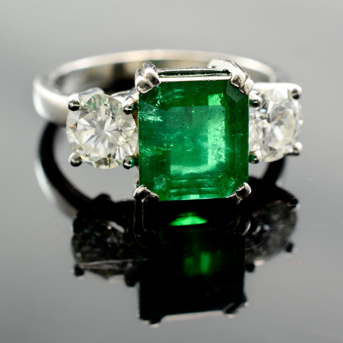 A platinum, Emerald and Diamond Ring (1 of 4)